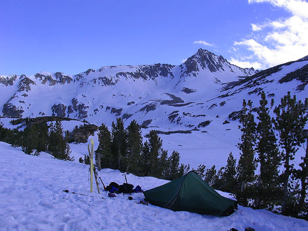 Ski touring camp near Saddlerock Lake